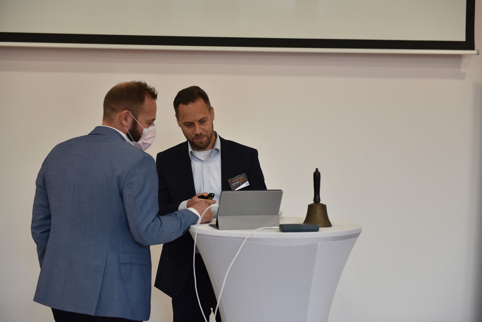 Automation_in_window_construction